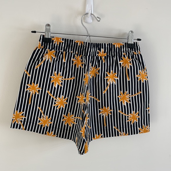 Forever 21 Palm Print Shorts - Picture 3 of 4